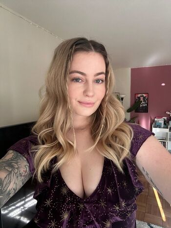 Full leaked Itsbellaxrose private onlyfans photo