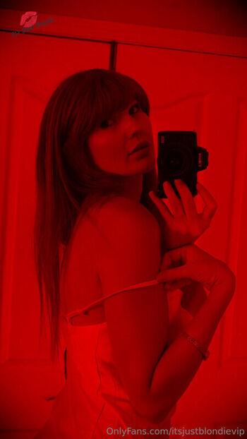 ItsJustblondie