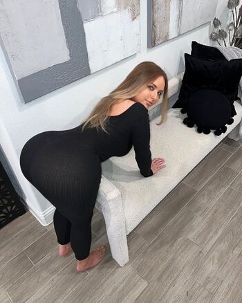 Full leaked Itskaslol private onlyfans photo