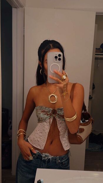 Full leaked Itslaaurr private onlyfans photo