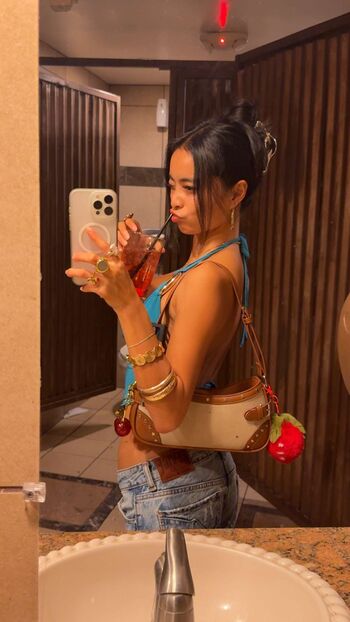 Full leaked Itslaaurr private onlyfans photo