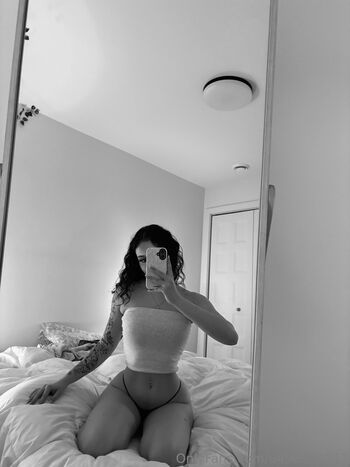 Full leaked Itsleaxx private onlyfans photo