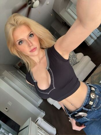Full leaked Itsmegiaaa private onlyfans photo