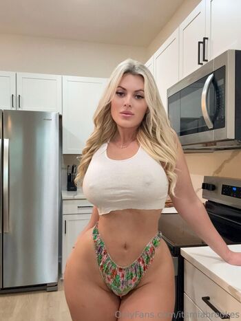 Full leaked Itsmiabrookes private onlyfans photo