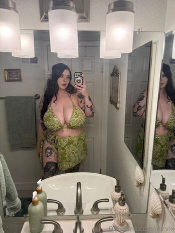 Ivy_vix