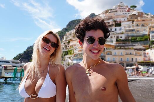 Full leaked Iza leslie page private onlyfans photo