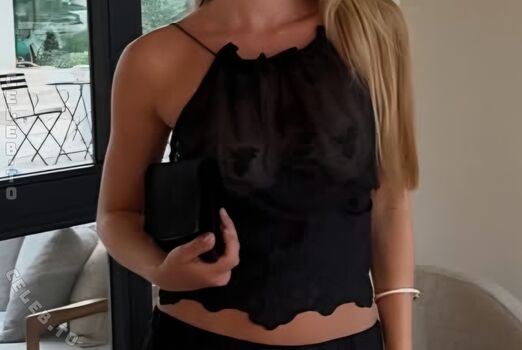 Full leaked Izaandelle private onlyfans photo