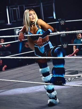 Izzi Dame