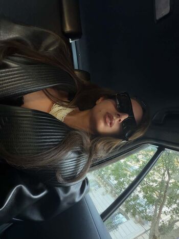 Full leaked Izzipoopi private onlyfans photo