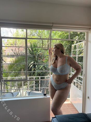 Full leaked Izzy nicholls private onlyfans photo