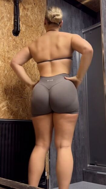 Full leaked Izzy swin private onlyfans photo