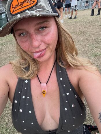 Full leaked Izzybizzybelle private onlyfans photo