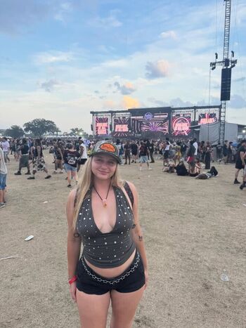 Full leaked Izzybizzybelle private onlyfans photo