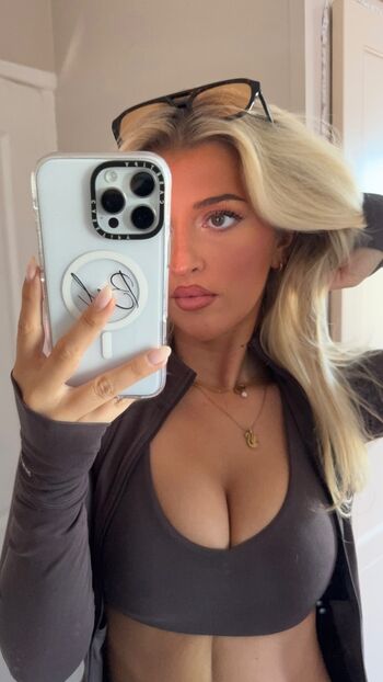 Full leaked Izzytaffs page private onlyfans photo