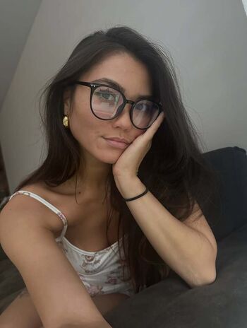 Full leaked Japanese girls private onlyfans photo