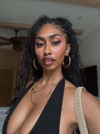 Jasmine Chola | Jasmine Blandford