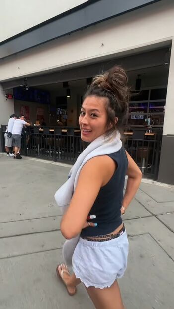 Jasmine Yi