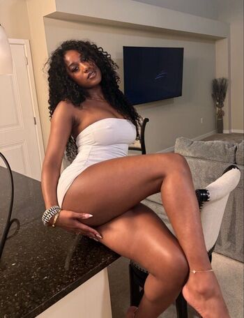 Full leaked Jaydamoeneee private onlyfans photo