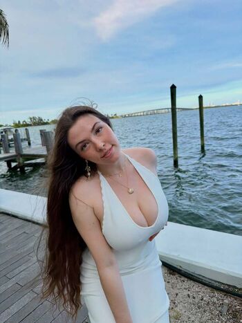 Full leaked Jazmine singing private onlyfans photo