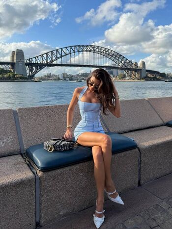 Jenn Lee / Jennifer Lee / jennleezy