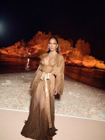 Full leaked Jennifer lopez  page private onlyfans photo