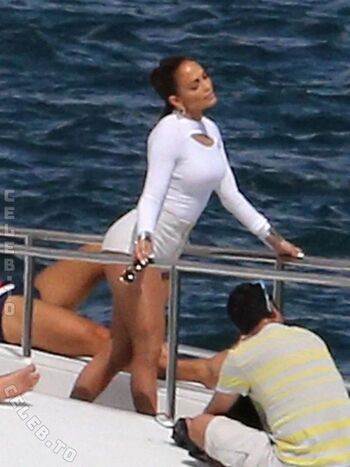 Full leaked Jennifer lopez private onlyfans photo