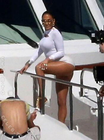 Full leaked Jennifer lopez private onlyfans photo