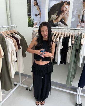 Full leaked Jeon jisu page private onlyfans photo