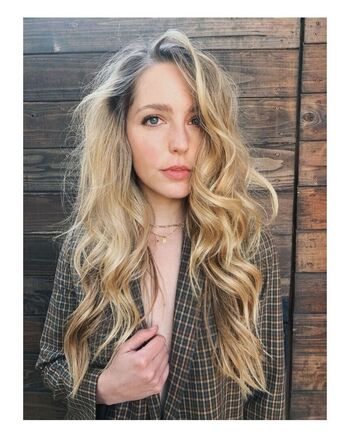 Jessica Rothe