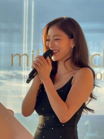 Full leaked Jihyo page private onlyfans photo