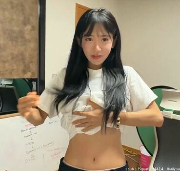Full leaked Jinnytty private onlyfans photo