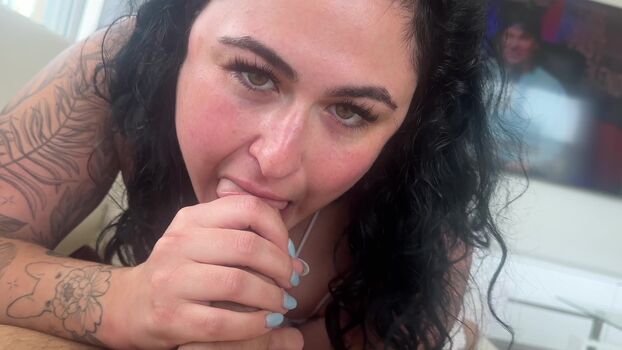 Full leaked Josiejaxxon hotwife private onlyfans photo