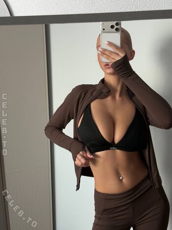 Juli Stellare