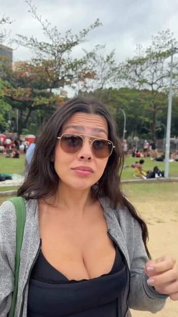 Julia Alvarenga