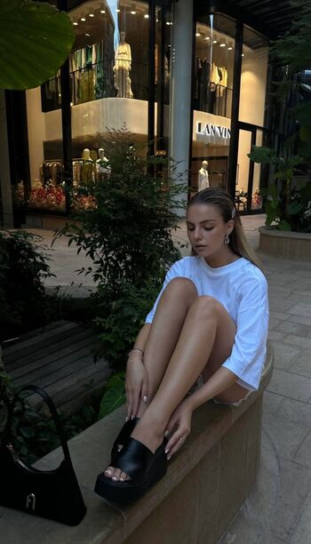 Full leaked Julia hhlrr page private onlyfans photo
