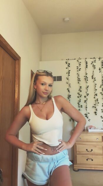 Full leaked Julia larson private onlyfans photo