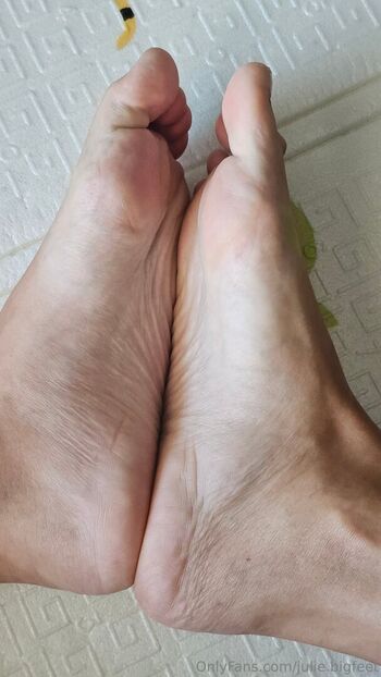 julie.bigfeet