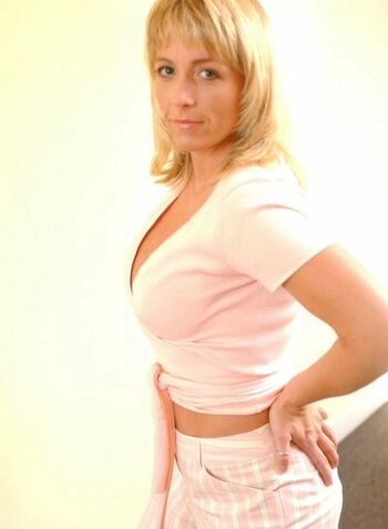 Full leaked Julie books page private onlyfans photo