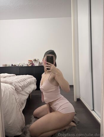 Julie Dvxx
