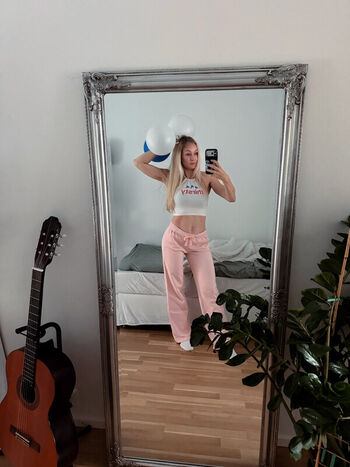 Full leaked Kandyland private onlyfans photo