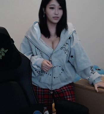 Kang Hee Yoon