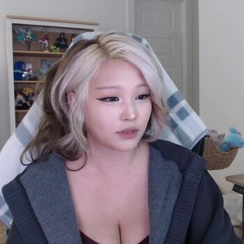 Kang Hee Yoon