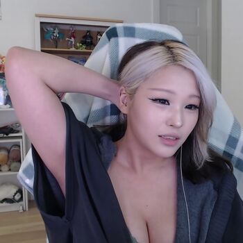 Full leaked Kang hee yoon page private onlyfans photo