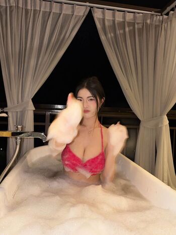 Full leaked Kanyxxon private onlyfans photo