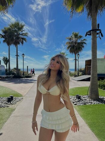 Full leaked Karenamikus private onlyfans photo