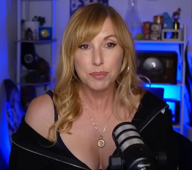 Kari Byron