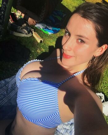 Full leaked Karlavargasb private onlyfans photo
