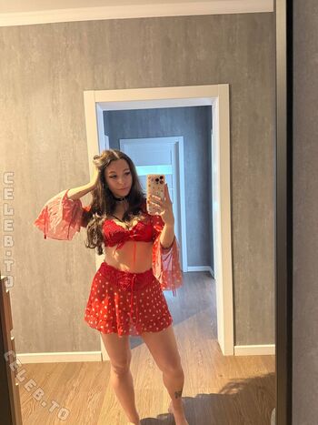 Full leaked Karolineneuerx private onlyfans photo