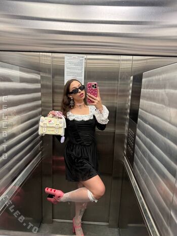 Full leaked Karolineneuerx private onlyfans photo