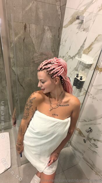 Full leaked Karolinka ofi private onlyfans photo